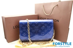 Louis Vuitton-ის ტყავის კლატჩი 6104